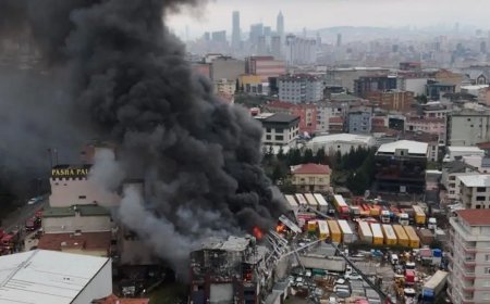 Ataşehir'de büyük yangın. Alevler iş yerini sardı, otel tahliye edildi