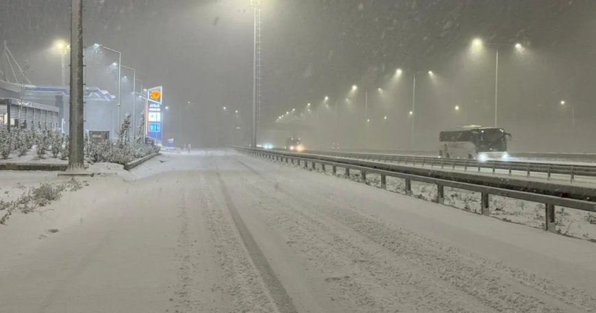 İstanbul yeni yılı beyaz örtüyle karşıladı