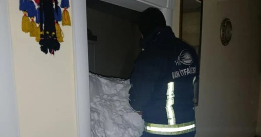 Van'da iki mahalleye çığ düştü. Bir kişi yaşamını yitirdi, 22 ev boşaltıldı