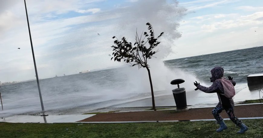İstanbul için fırtına uyarısı. 80 kilometreye ulaşacak