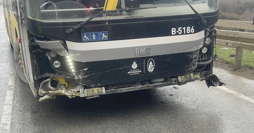 Arnavutköy'de İETT otobüsü bariyerlere çarptı