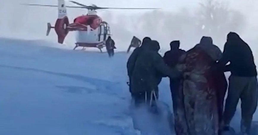 Tipinin ortasında kaldı. 8 aylık hamile kadına ambulans helikopter yetişti