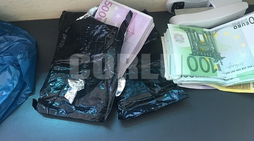 Türkiye'ye gelmek isteyen tırlardaki 85 bin euro ve 426 gram altın komşuya takıldı