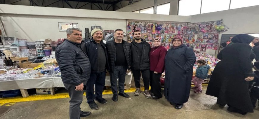 ZÜMBÜL’DEN KAPALI PAZAR’DA ESNAF BULUŞMASI: “ESNAFIN GÜCÜ BİRLİĞİNDEN GELİR”