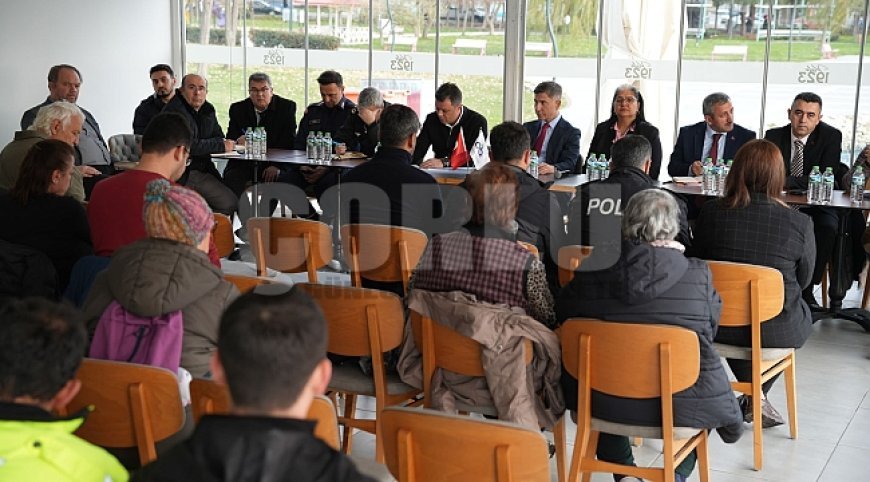 Çobançeşme Mahallesi’nde Halk Toplantısı Düzenlendi