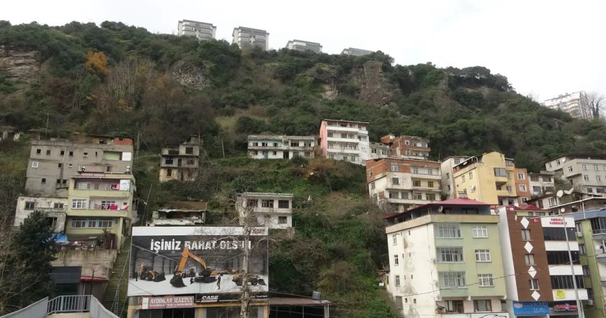 Trabzon'da 17 yıldır ölümün kıyısında yaşıyorlar. Mahalleye "3 boyutlu" müdahale edilecek