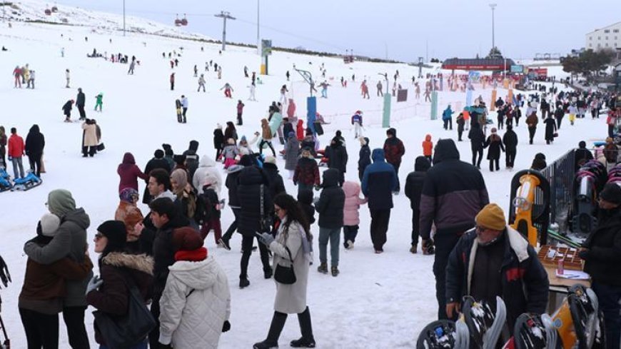 Kış turizminin gözde merkezine akın ettiler! 20 günde 550 bin ziyaretçi