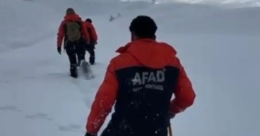 AFAD yoğun kar altında 4 saat yürüyerek aileye ulaştı, ihbar sahte çıktı