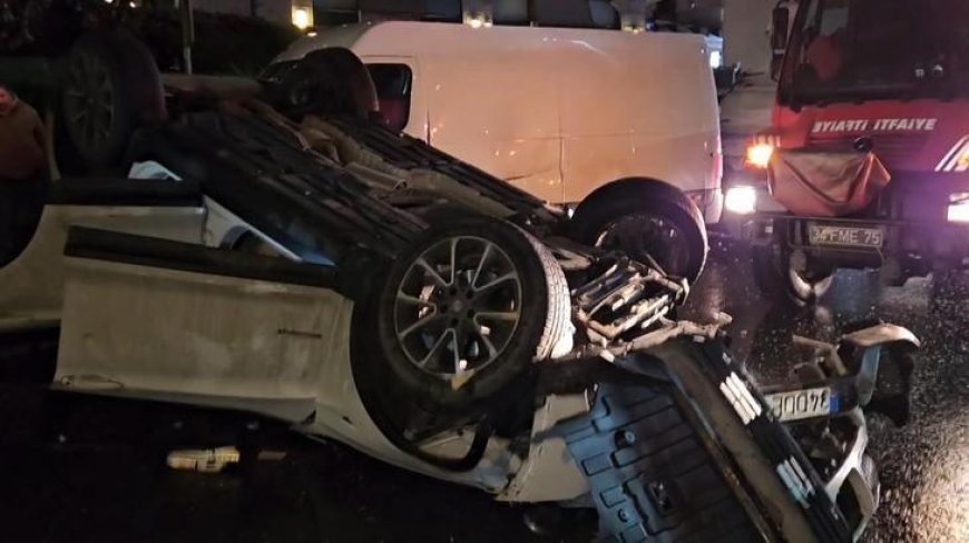 Beşiktaş’ta korkunç kaza: Minibüse çarpıp takla atarak caddeye uçtu: 2 yaralı