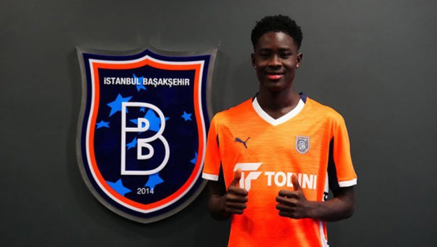 Başakşehir, altyapıdan Gambiyalı golcü çıkardı! Profesyonel sözleşme imzalandı