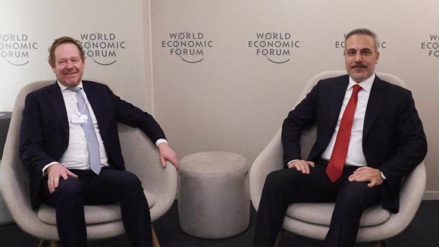 Dışişleri Bakanı Hakan Fidan, Hollandalı mevkidaşı ile Davos'ta görüştü
