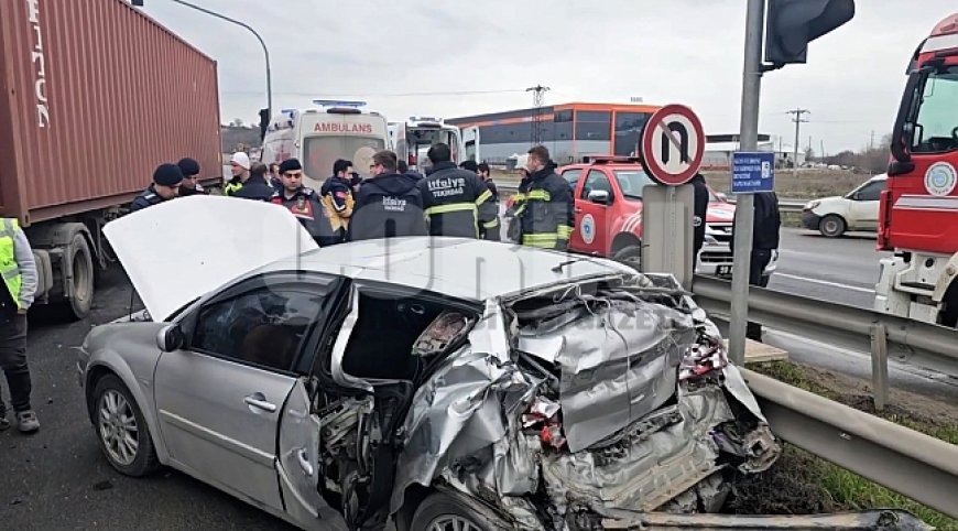 Çerkezköy’de tır otomobile arkadan çarptı: 3 yaralı