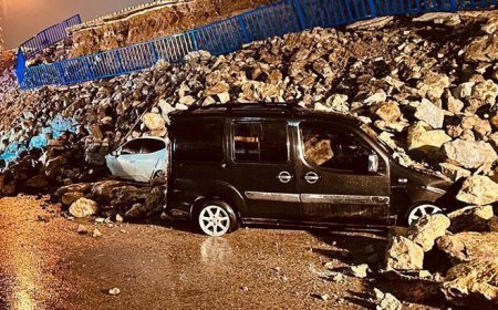 Hatay'da istinat duvarı araçların üzerine çöktü! 6 araçta hasar oluştu