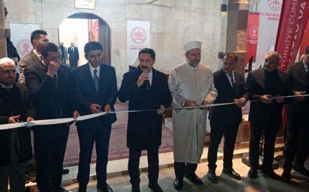 Asrın felaketinde hasar gören Reyhanlı’daki tarihi cami yeniden ibadete açıldı