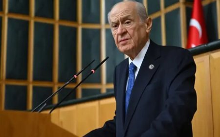 Bahçeli: Kürt kardeşlerimizle YPG'yi yan yana getirmek gafilliktir