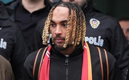 Yine, yeniden, Sacha Boey