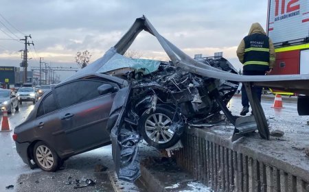 Bariyerlere ok gibi saplandı. Havada asılı kaldı