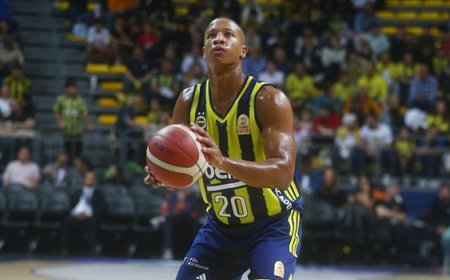 Fenerbahçe'den Devon Hall için sakatlık açıklaması!