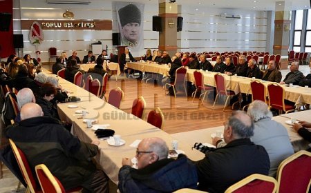 Başkan Sarıkurt Emeklilerle Bir Araya Geldi