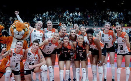 Eczacıbaşı Dynavit, evinde set vermeden galip!