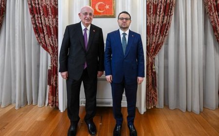 Bakan Gürlek, eski TBMM Başkanı Kahraman ile görüştü