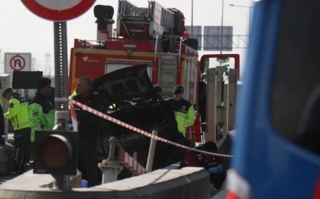 Kuzey Marmara Otoyolu'nda korkunç kaza. Gişelere çarpan araba alev aldı, sürücü öldü