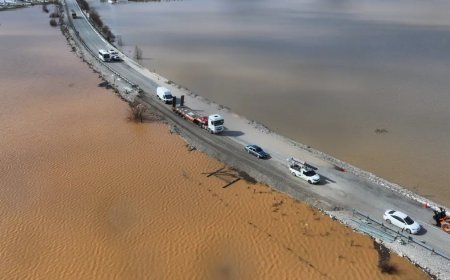 Fethiye - Antalya kara yolunda su baskını. Ulaşım kontrollü sağlanıyor