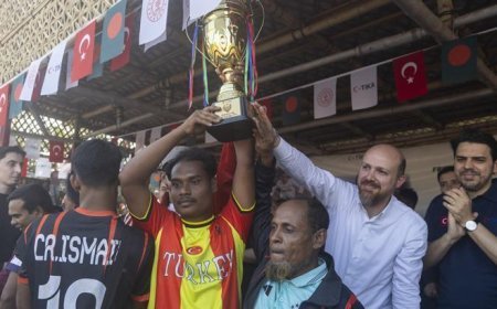 Bilal Erdoğan ile TİKA Başkanı Eren, Bangladeş'te Arakan mülteci kampını ziyaret etti