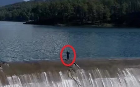 Açık barajda yürekleri ağızlara getiren temizlik çalışması