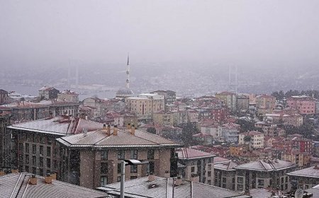 İstanbul'da hava sıcaklığı saat saat düşecek. Dikkat! Sulu kar yağışı bekleniyor