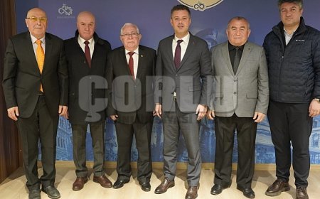 Marmara Balkan Göçmen Dernekleri Federasyonu’ndan Başkan Sarıkurt’a Nezaket Ziyareti