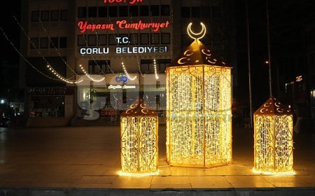 Çorlu’nun Sokakları Ramazanın Manevi Işığıyla Aydınlanıyor