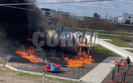 Parkta oyun grupları alev alev yandı