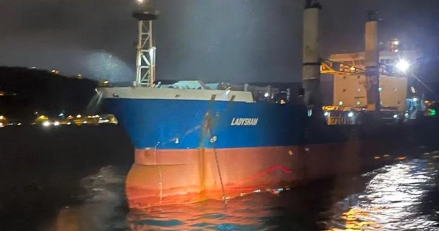 İstanbul Boğazı'nda kuru yük gemisi arıza yaptı
