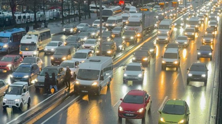İstanbul'da trafik durma noktasına geldi! İşte bölge bölge son durum