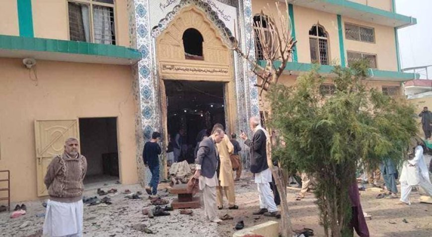 Son dakika...Pakistan'da Cuma namazı sırasında camide şiddetli patlama! Çok sayıda ölü ve yaralı var