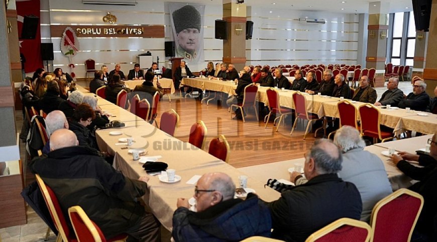 Başkan Sarıkurt Emeklilerle Bir Araya Geldi