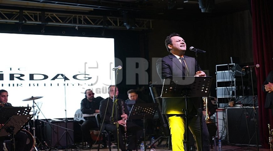 KAPAKLI’DA NEŞET ERTAŞ TÜRKÜLERİYLE UNUTULMAZ GECE