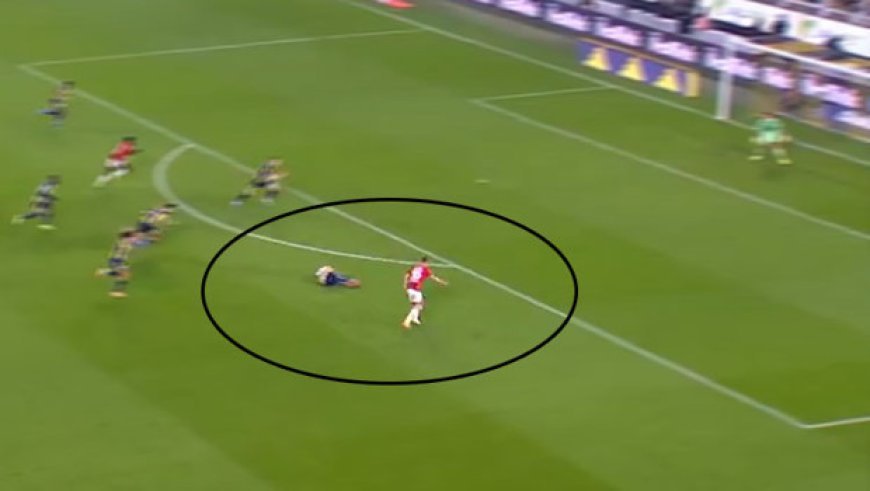 Fenerbahçe-Gençlerbirliği maçında Oğulcan Ülgün'den Fair-Play örneği!