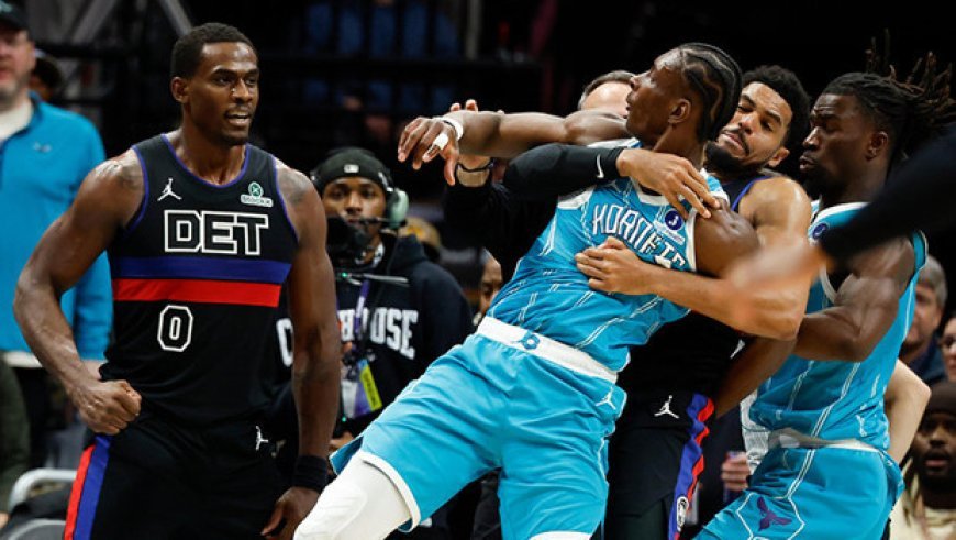 NBA maçında kavga çıktı: Yumruklar havada uçuştu!