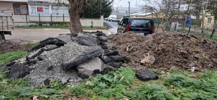 Asfalt Çalışması Bitti, Moloz Kaldı