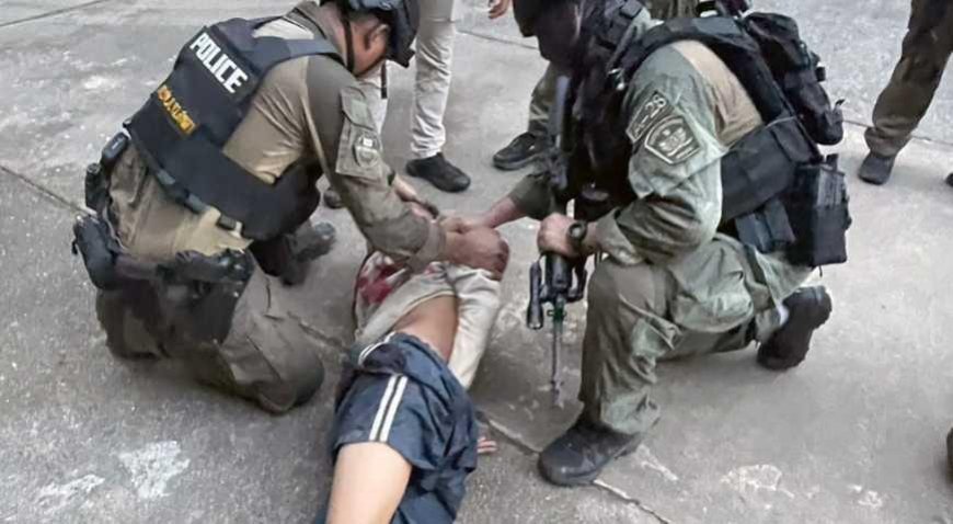 Okulda rehine krizi! Tayland'da 18 yaşındaki silahlı saldırgan dehşet saçtı