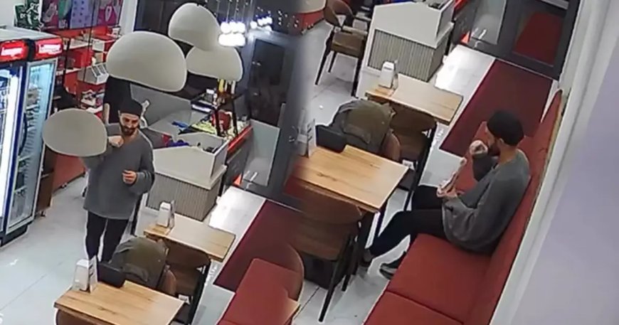Dürüme sakalının, göğsünün kıllarını koparıp koydu. Parasını ödemeden lokantadan çıktı