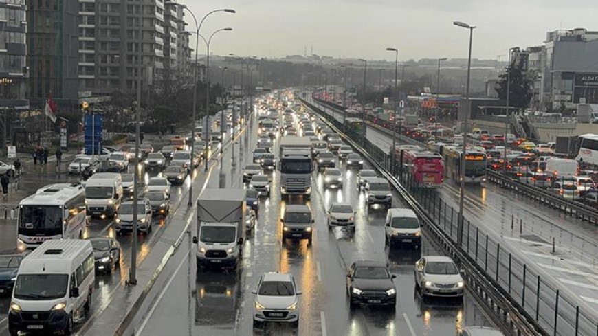 İstanbul'da trafik yoğunluğu yüzde 89'a kadar çıktı