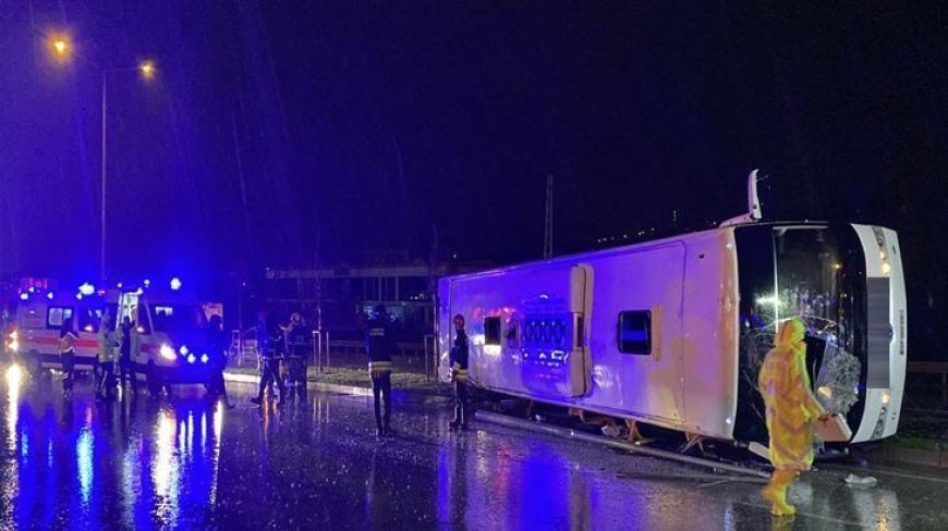 Samsun’da feci kaza! Yolcu otobüsü devrildi: 6 yaralı