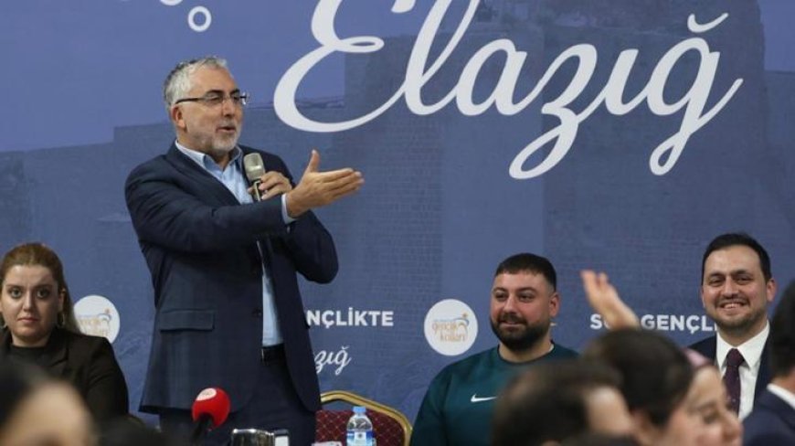 Bakan Işıkhan, Elazığ'da gençlerle sahurda bir araya geldi