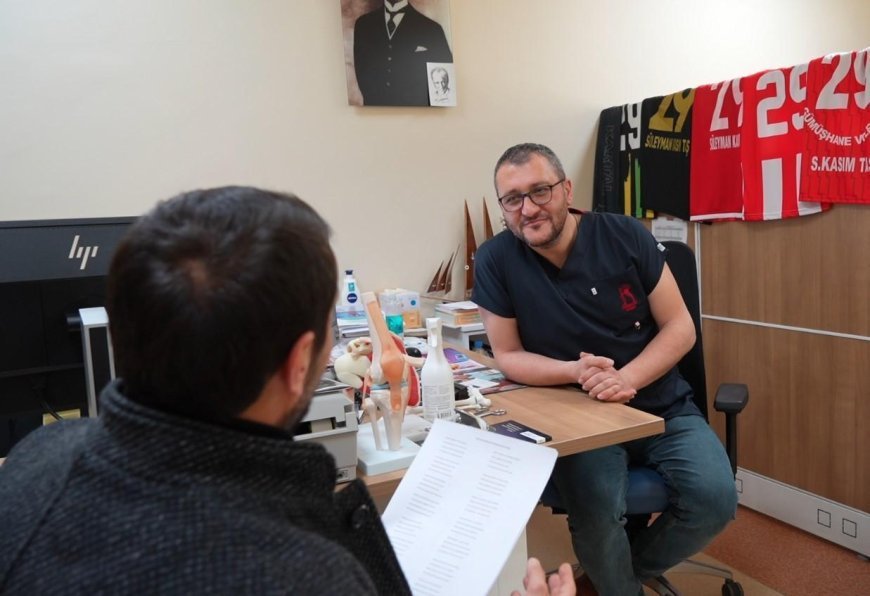 Gümüşhane’de randevu alamayan vatandaş, doktor için taşlama şiiri yazdı