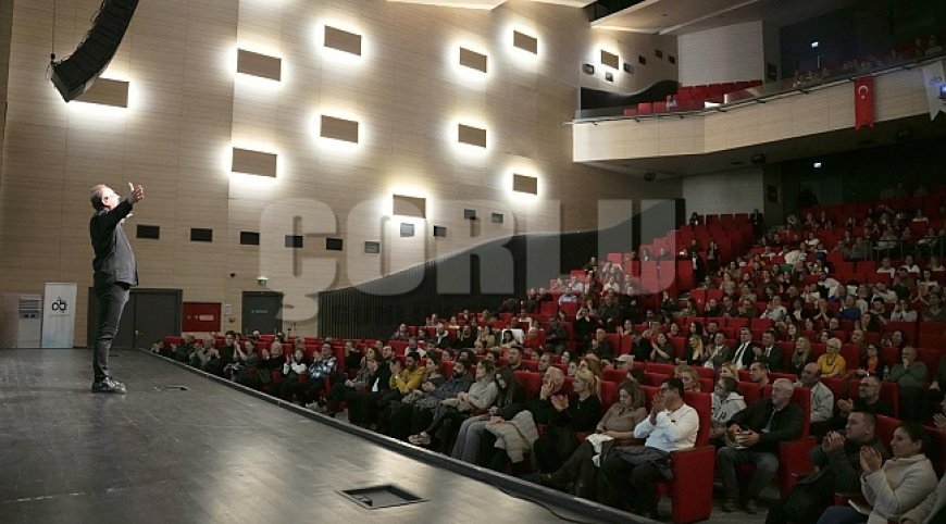 Sunay Akın “Memleket Kumaşı” ile Çorlu’yu Büyüledi