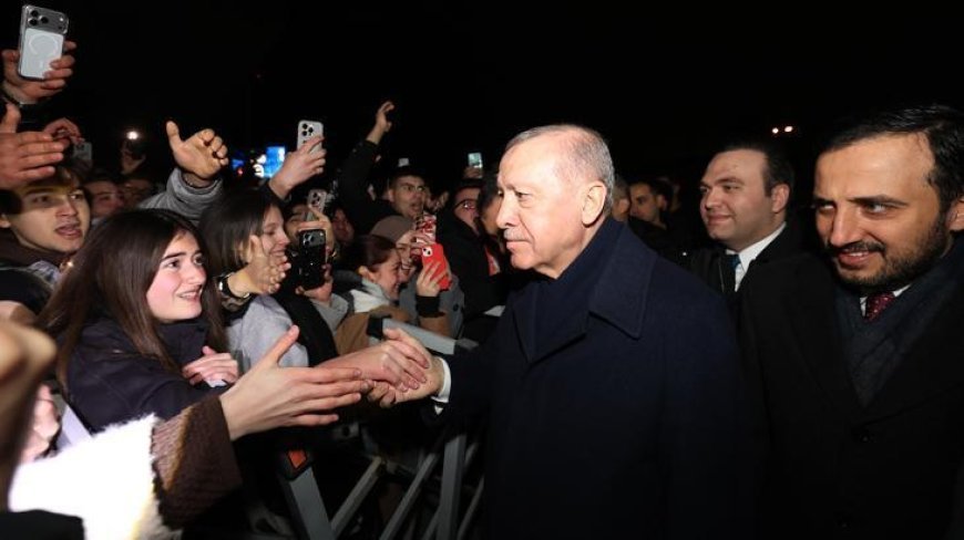 AK Parti'li gençler Cumhurbaşkanı Erdoğan'ın doğum gününü kutladı