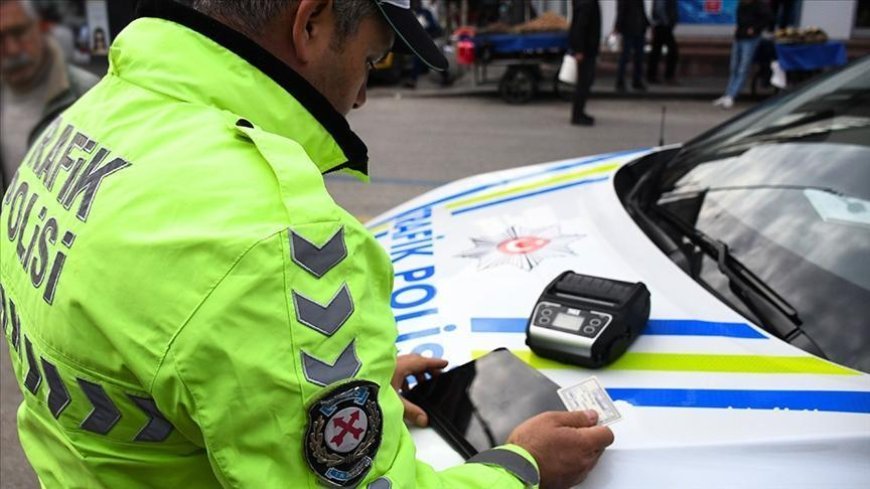 Milyonlarca sürücüyü yakından ilgilendiriyor: Yeni trafik cezaları yürürlüğe girdi!